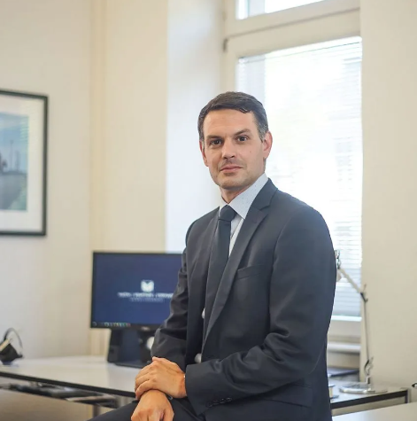 Rechtsanwalt   Dr. Christian Müller