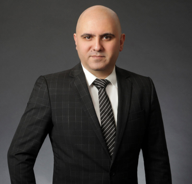 Rechtsanwalt   Reza Moschref