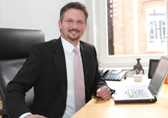 Rechtsanwalt und Notar   Eric Bremer