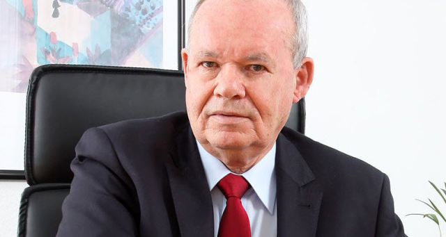 Rechtsanwalt und Notar a.D.   Franz Kresing
