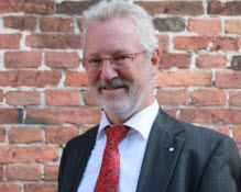 Rechtsanwalt und Notar a.D.   Volker J. Poppen