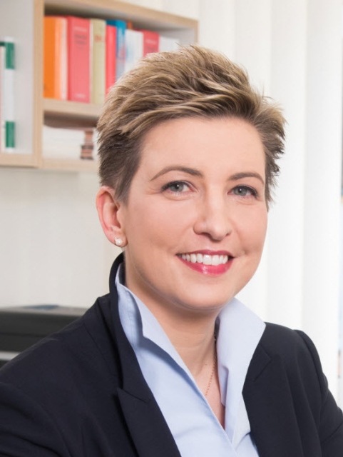 Rechtsanwältin   Petra Kraus