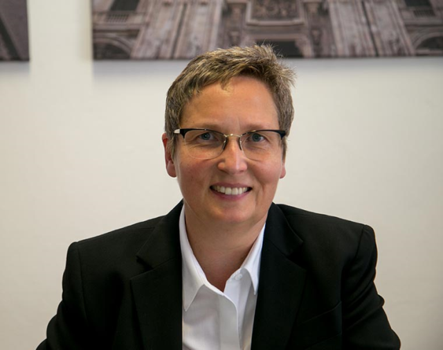 Rechtsanwältin   Petra Menter