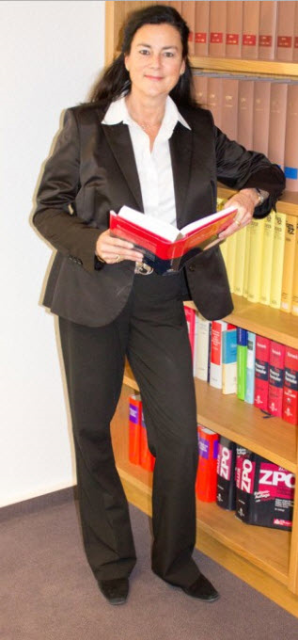 Rechtsanwältin  Dr. Sabine Weymann