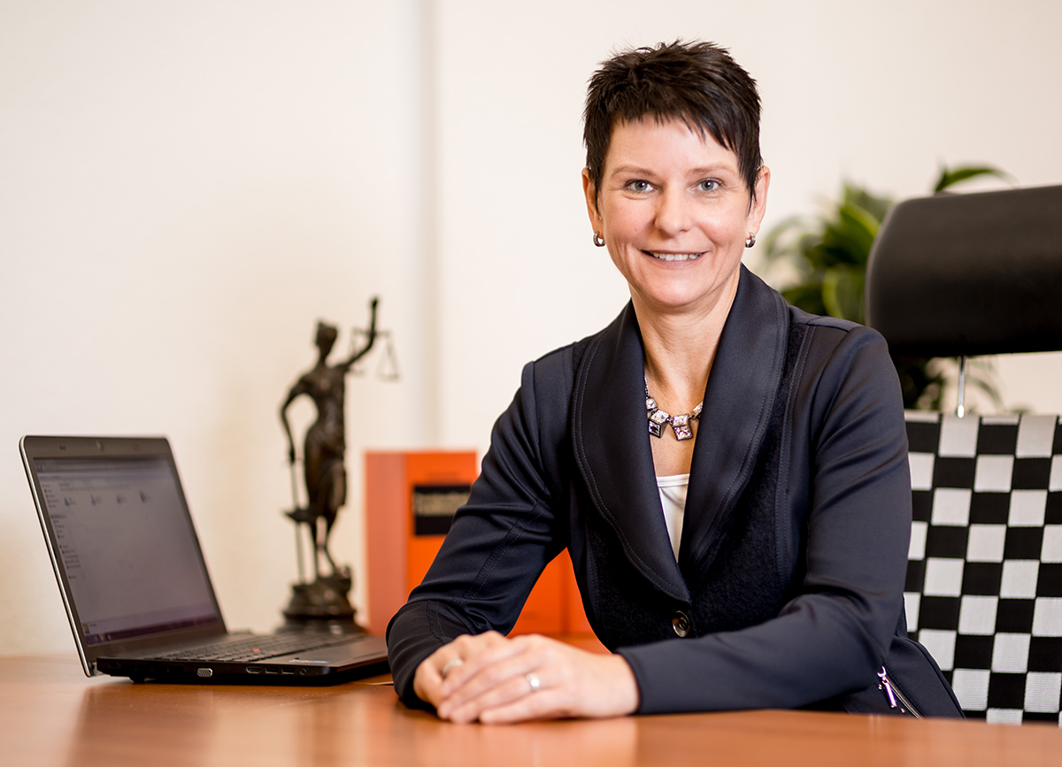 Rechtsanwältin   Simone Alpers