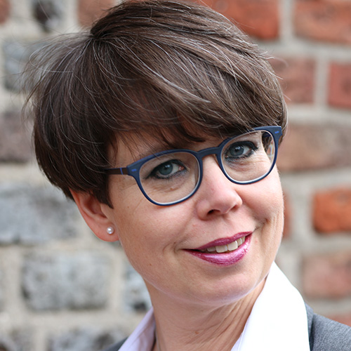Rechtsanwältin   Verena Graf van Geldern