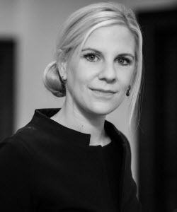 Rechtsanwältin und Notarin   Dr. jur. Christine Dolle